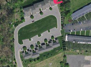 5909 High Point Ct, Brighton, MI 48116