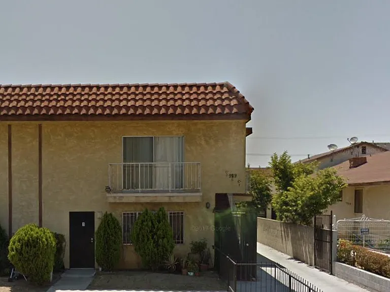929 N Normandie Ave — Photo 10