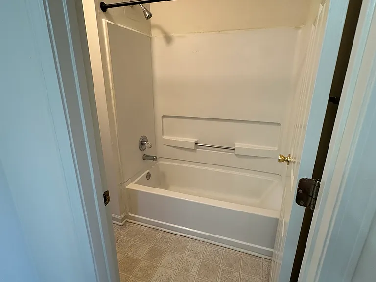 597 Rasco Rd E — Photo 11