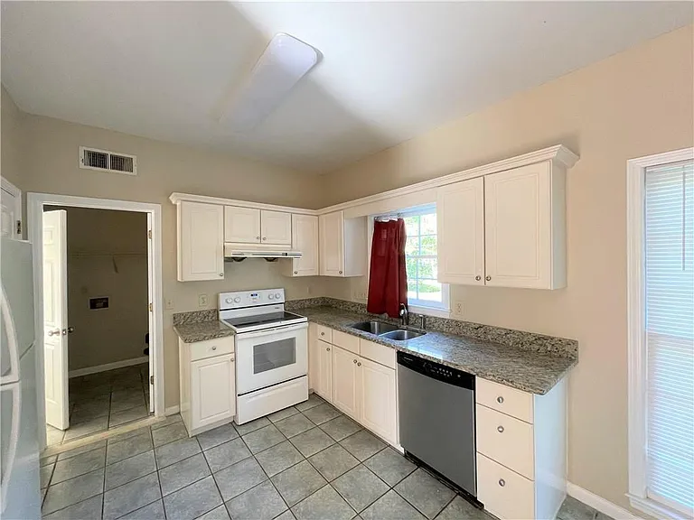 10730 Pinewalk Forest Cir — Photo 9