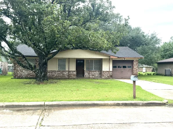 1722 Briar Ln, Wharton, TX 77488