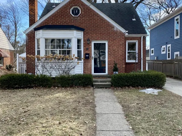 46 Woodward Heights Blvd, Pleasant Ridge, MI 48069