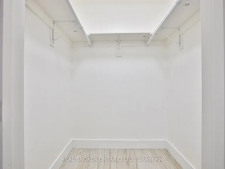 252 6th St #6 — Photo 11