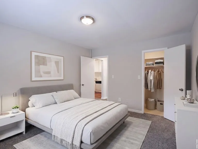 Modern Living in the Heart of Northlake — Photo 40