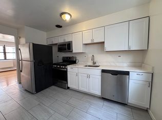 1660 W Pratt Blvd APT 2N, Chicago, IL 60626