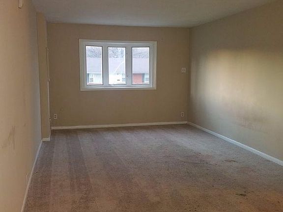 3rd image of 2434 Bluelark Dr