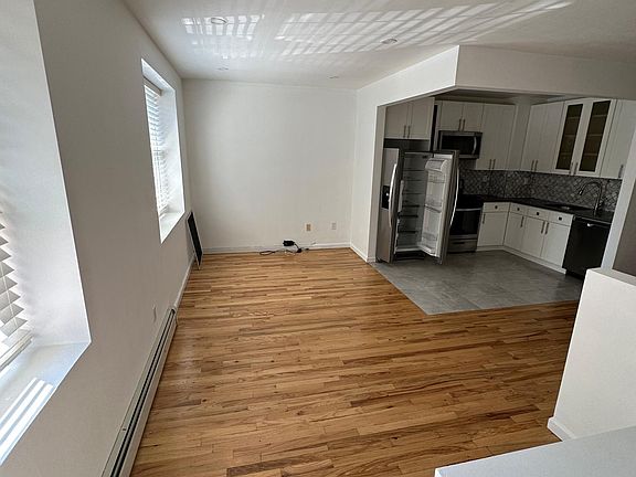 3rd image of 4145 Hill Ave #2