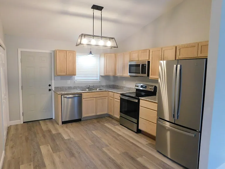 208 Cedar Ridge Ln — Photo 5