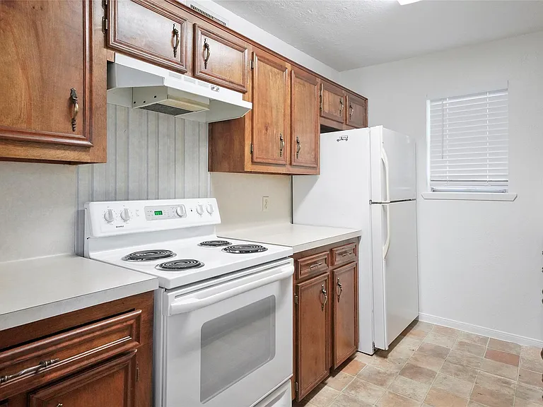 18121 Atkinson Ln — Photo 17