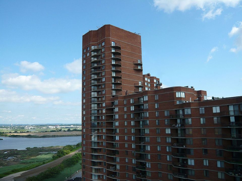 Architectually Distinct Luxury Building