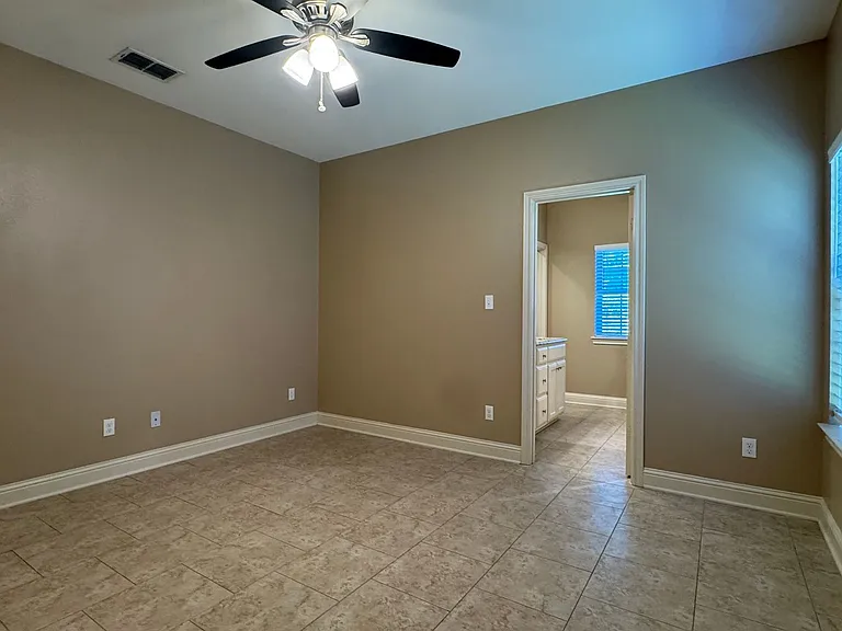 9100 Shadow Oak Dr — Photo 20