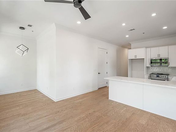 3rd image of 417 E College Ave #201