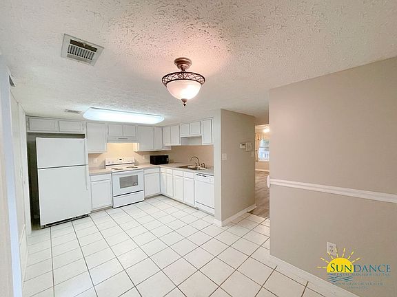 3rd image of 1809 Pointed Leaf Ln