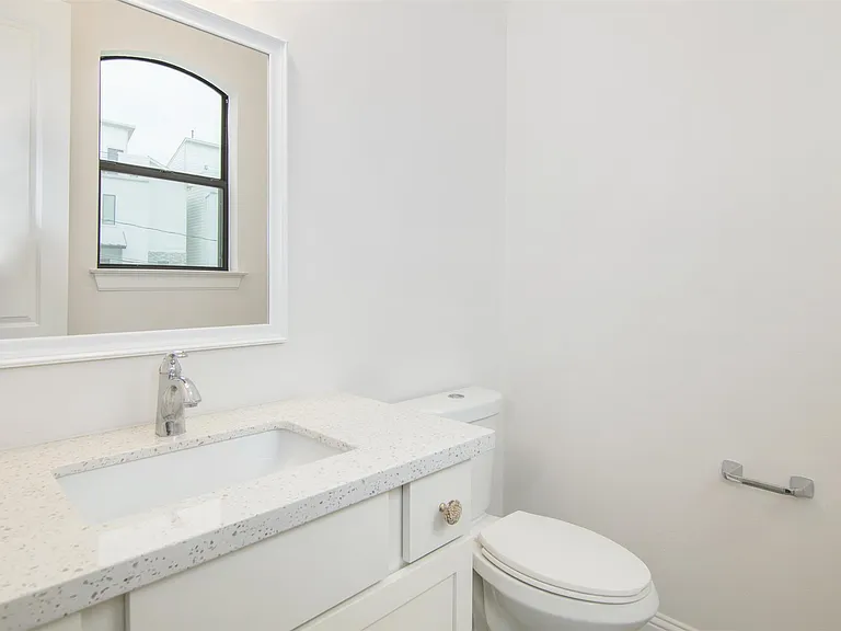 1508 Johnson St — Photo 15