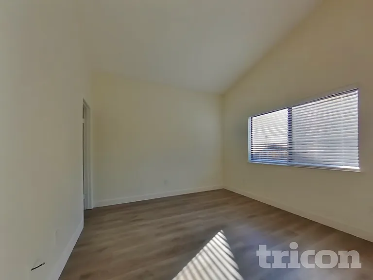 25854 Harriet Ave — Photo 8