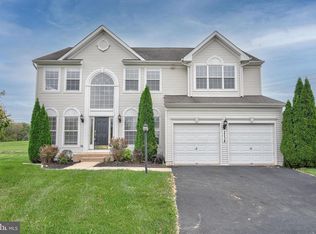 2534 Brownstone Ct, Dover, PA 17315