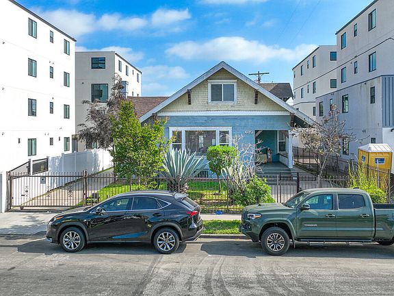 5th image of 1318 W 35th Pl