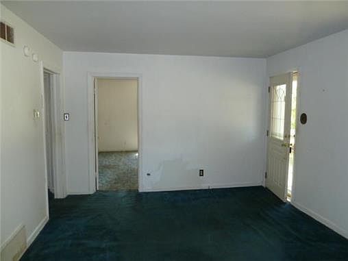 4th image of 815 S Boeke St