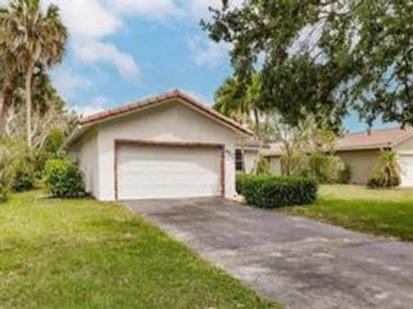 827 NW 87th Ave, Pompano Beach, FL 33071