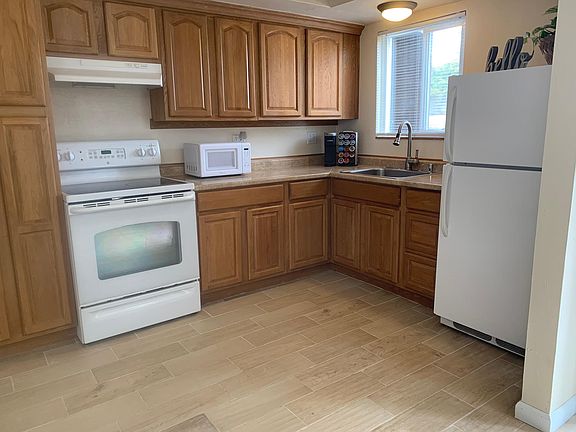 4th image of 597 Bernardo Ave