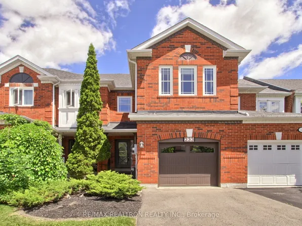 233 Denise Cir, Newmarket, ON L3X 2K2