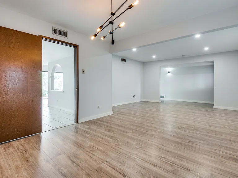 4931 S Colony Blvd — Photo 17