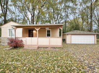 28080 W Fox River Rd, Cary, IL 60013