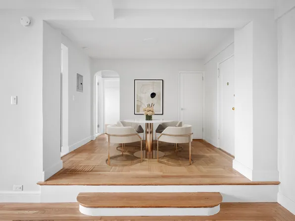 100 Riverside Drive image 4 of 14