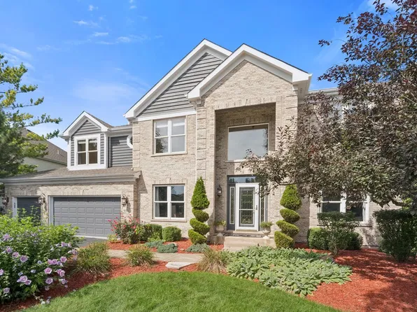 503 Barton Creek Dr, Lake In The Hills, IL 60156