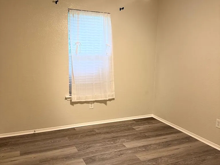 3710 Pratt Dr — Photo 9
