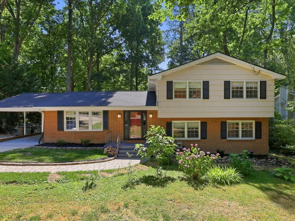 805 Ellynn Dr, Cary, NC 27511