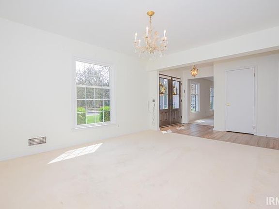 4th image of 1117 Glenmoor Ct