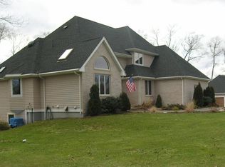 9 Lambert Ln, Warren, RI 02885