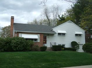 194 King Philip Dr, West Hartford, CT 06117