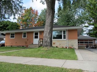 712 W 8th St, Kaukauna, WI 54130