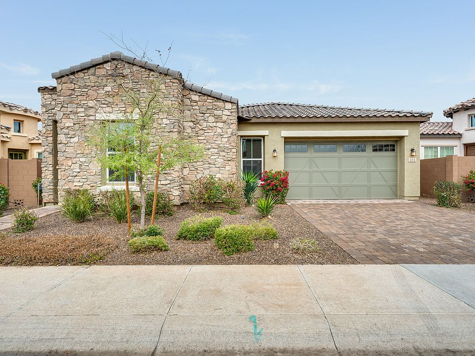 1st image of 634 W Cantebria Dr