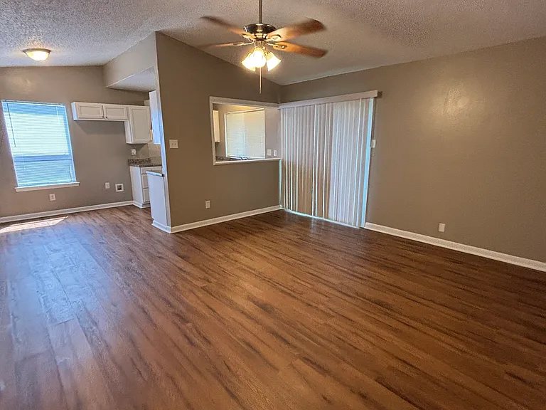 1 Greenway Ct — Photo 5
