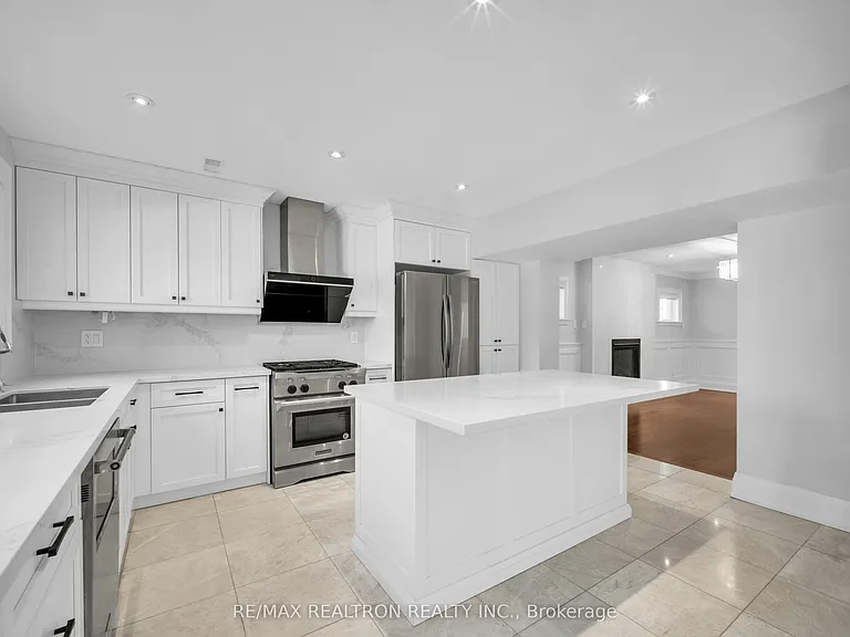 26 Liebeck Cres — Photo 9