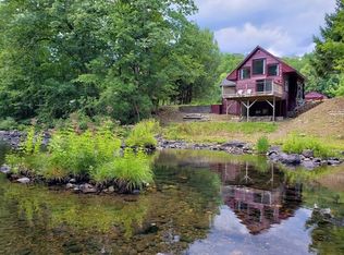 4 Stage Rd, Huntington, MA 01050