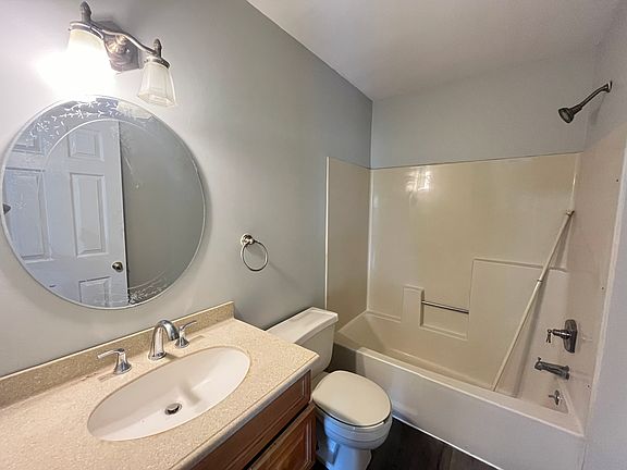 3rd image of 511 Woodward Ave Unit D
