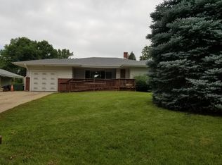 8112 Spaulding Cir, Omaha, NE 68134