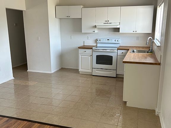 5th image of 4523 Aladdin Ave