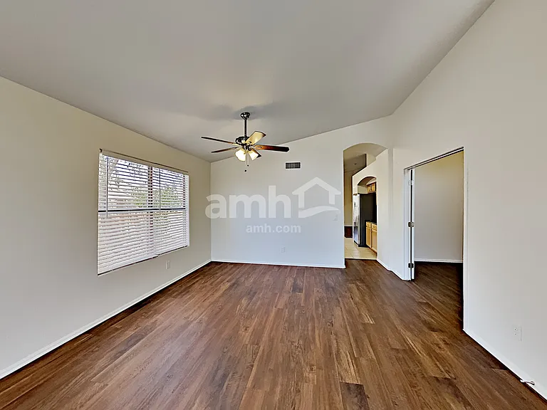 10262 W Patrick Ln — Photo 13