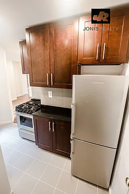 Rented by Jonis Realty | media 10