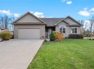 3678 Fran Ln, Hermitage, PA 16148