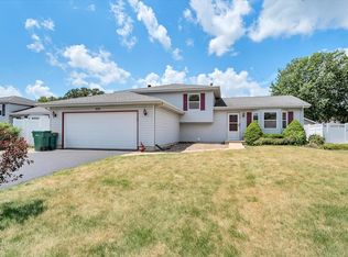 885 Redwood Dr, Elwood, IL 60421