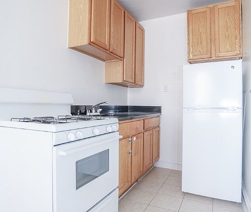 5th image of 1716 W Albion Ave #2