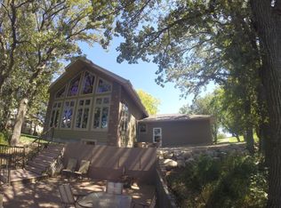 288 Country Club Dr, Lake Park, IA 51347