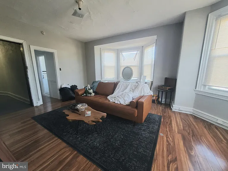 4960 Chestnut St #2 — Photo 6