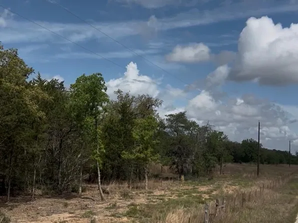 7 S Old Potato Rd, Paige, TX 78659